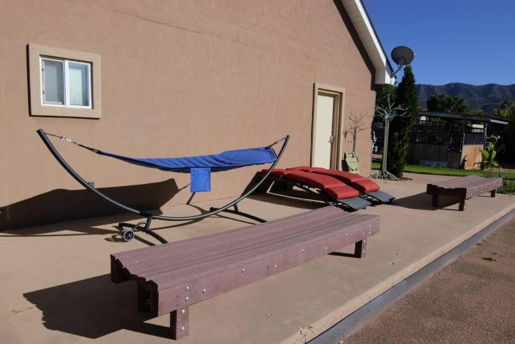 Tacit Shadow Resort Shangri-La King Suite, Gym, Coffee Bar, Hot-Tub, Free Laundry, Food Available Parowan Eksteriør bilde
